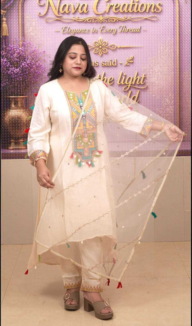 FESTIVE WEAR WITH COMPLEMENTRY EARRINGS GIFT